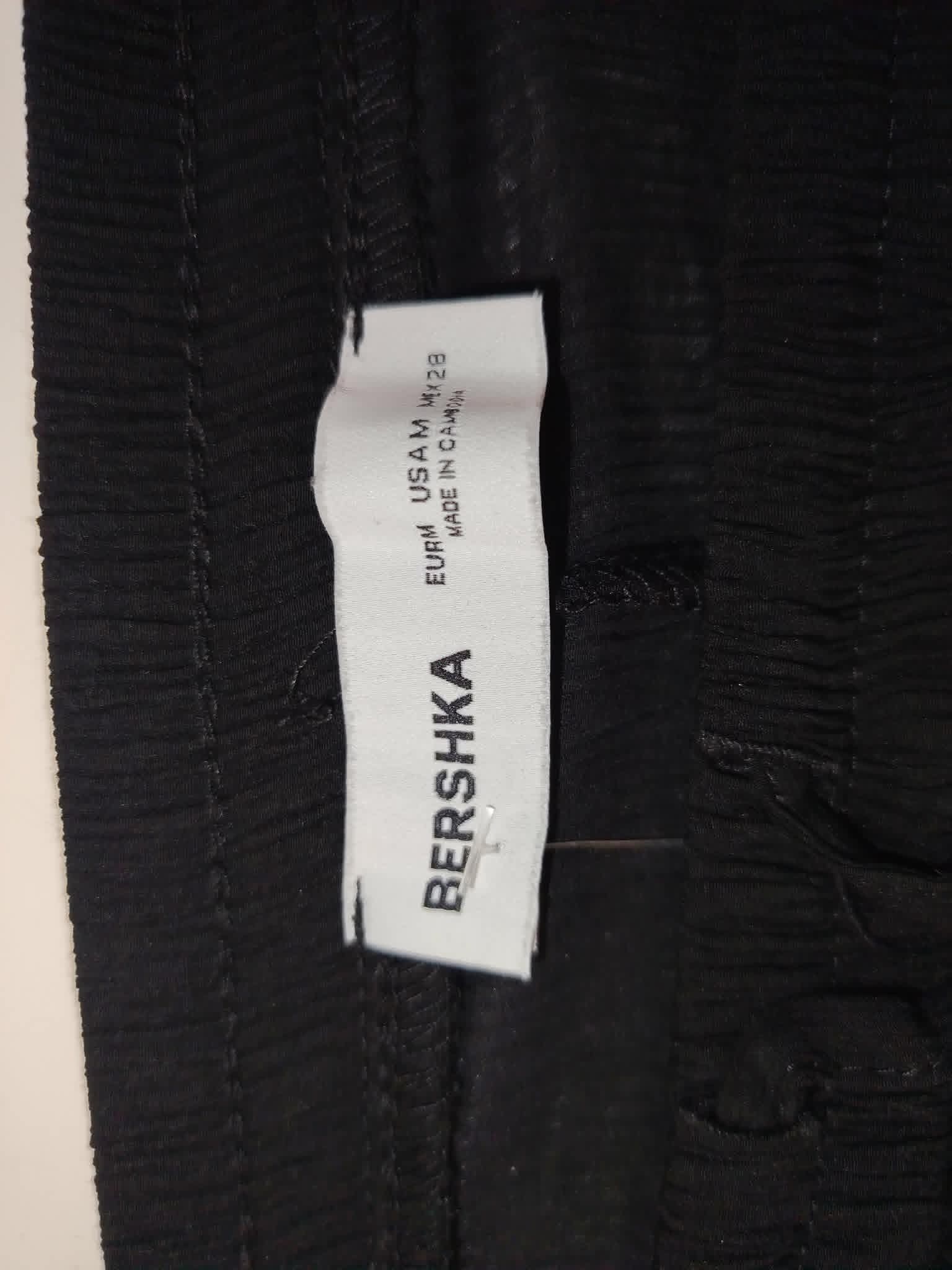 Pantalon Noir Effet Côtelé/ Fripé "Bershka" 38/M