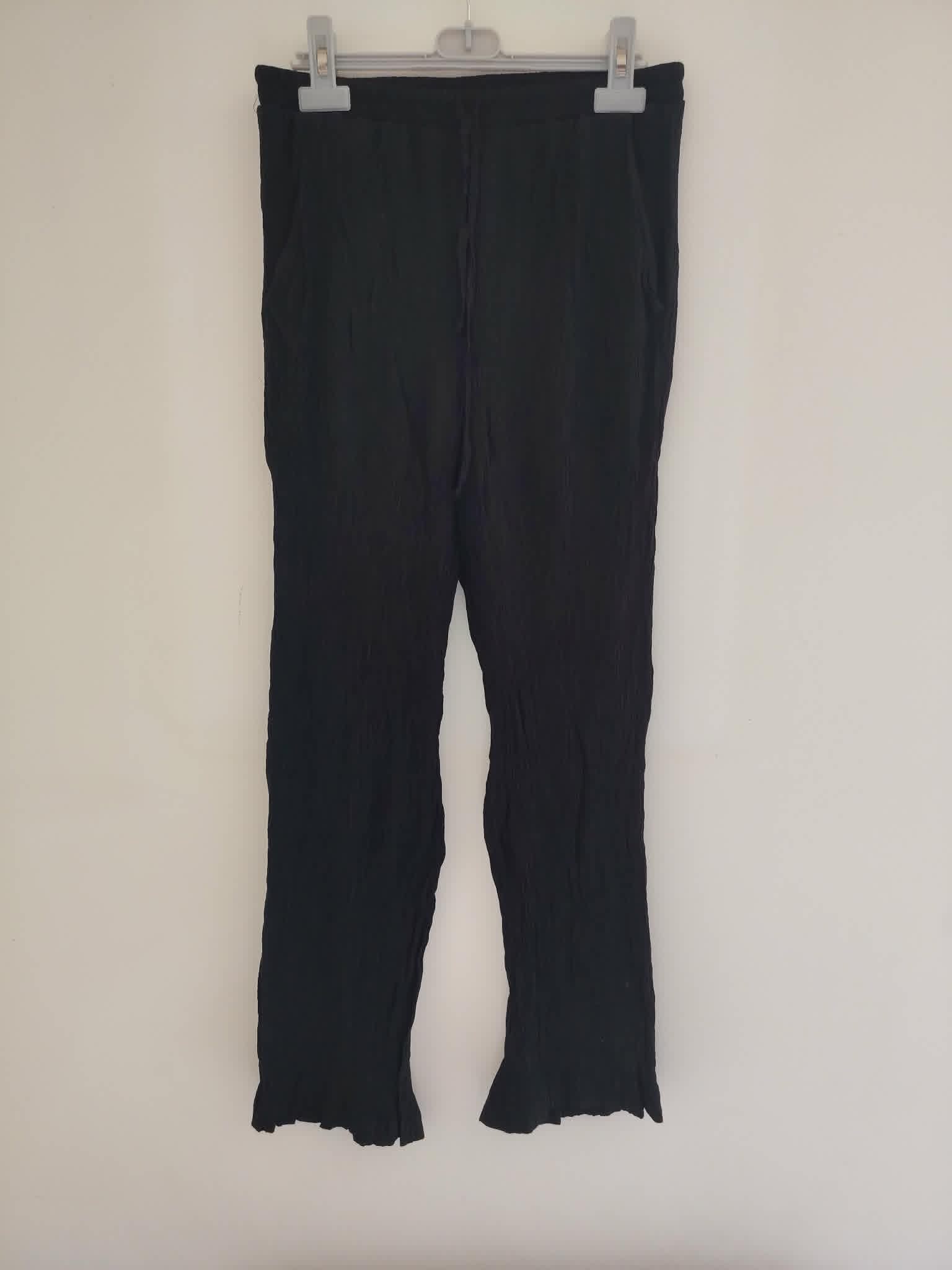 Pantalon Noir Effet Côtelé/ Fripé "Bershka" 38/M