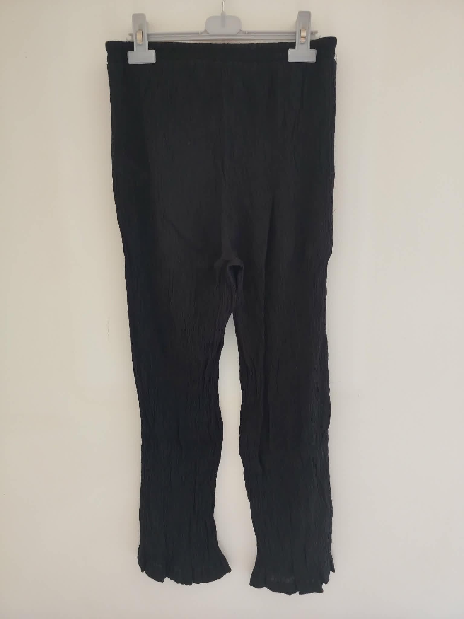 Pantalon Noir Effet Côtelé/ Fripé "Bershka" 38/M