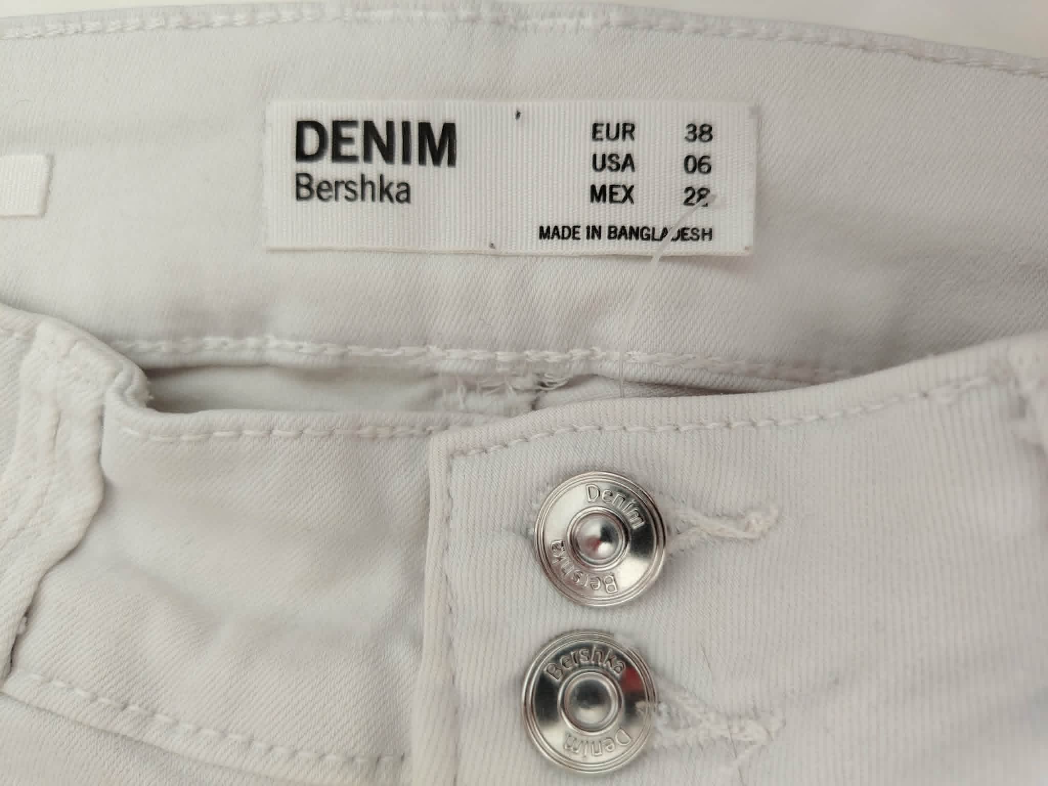 Jean Slim Blanc "Bershka" 38/M